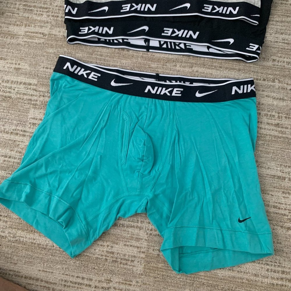 NIKE MENS NEW TEAL DRI-FIT ESSENTIAL COTTON STRETCH TRUNK MED 1 PAIR ONLY - Picture 2 of 9